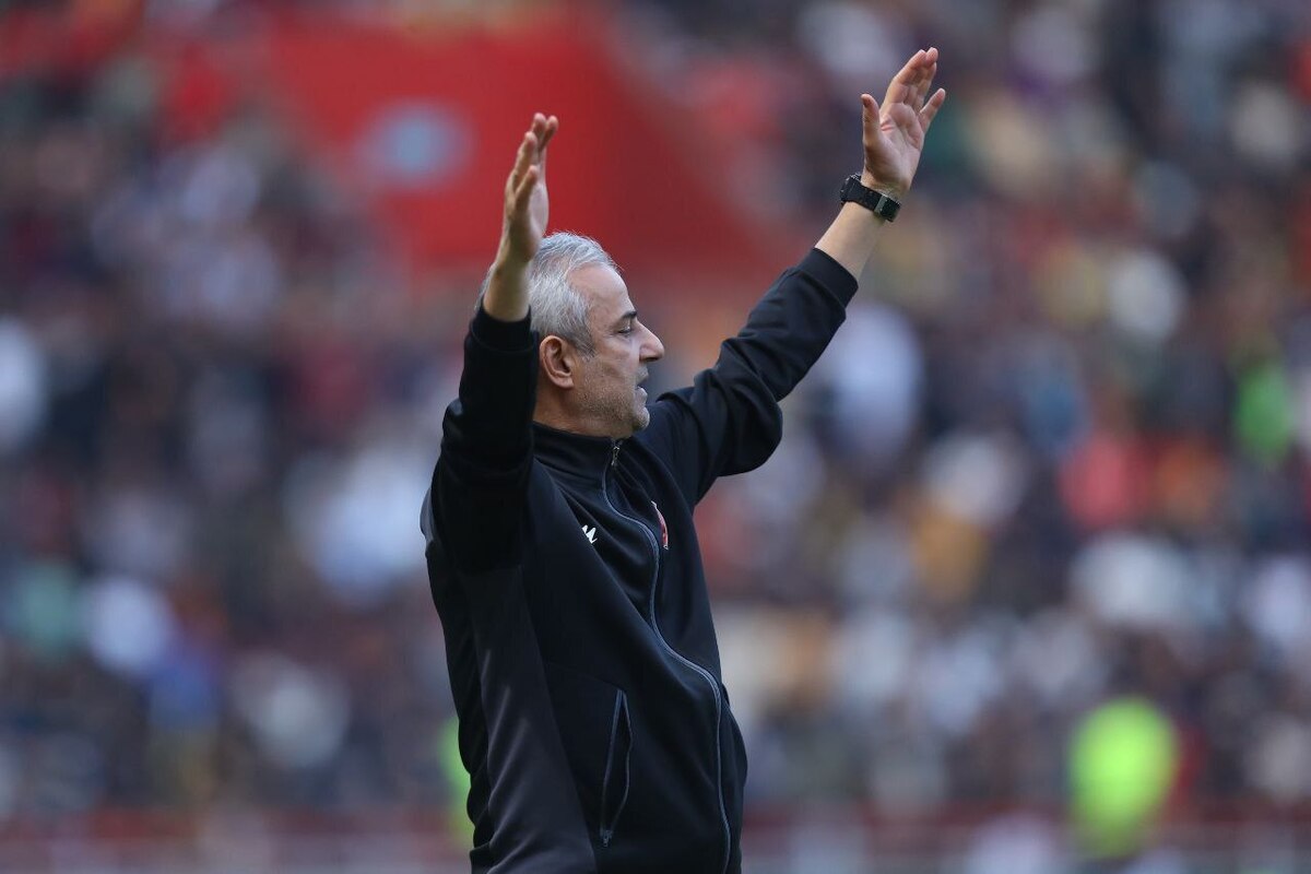ناراحتی سرمربی پرسپولیس از عملکرد باشگاه در نقل و انتقالات