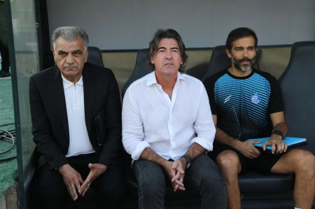 نارضایتی شدید کادر فنی استقلال از برنامه دربی