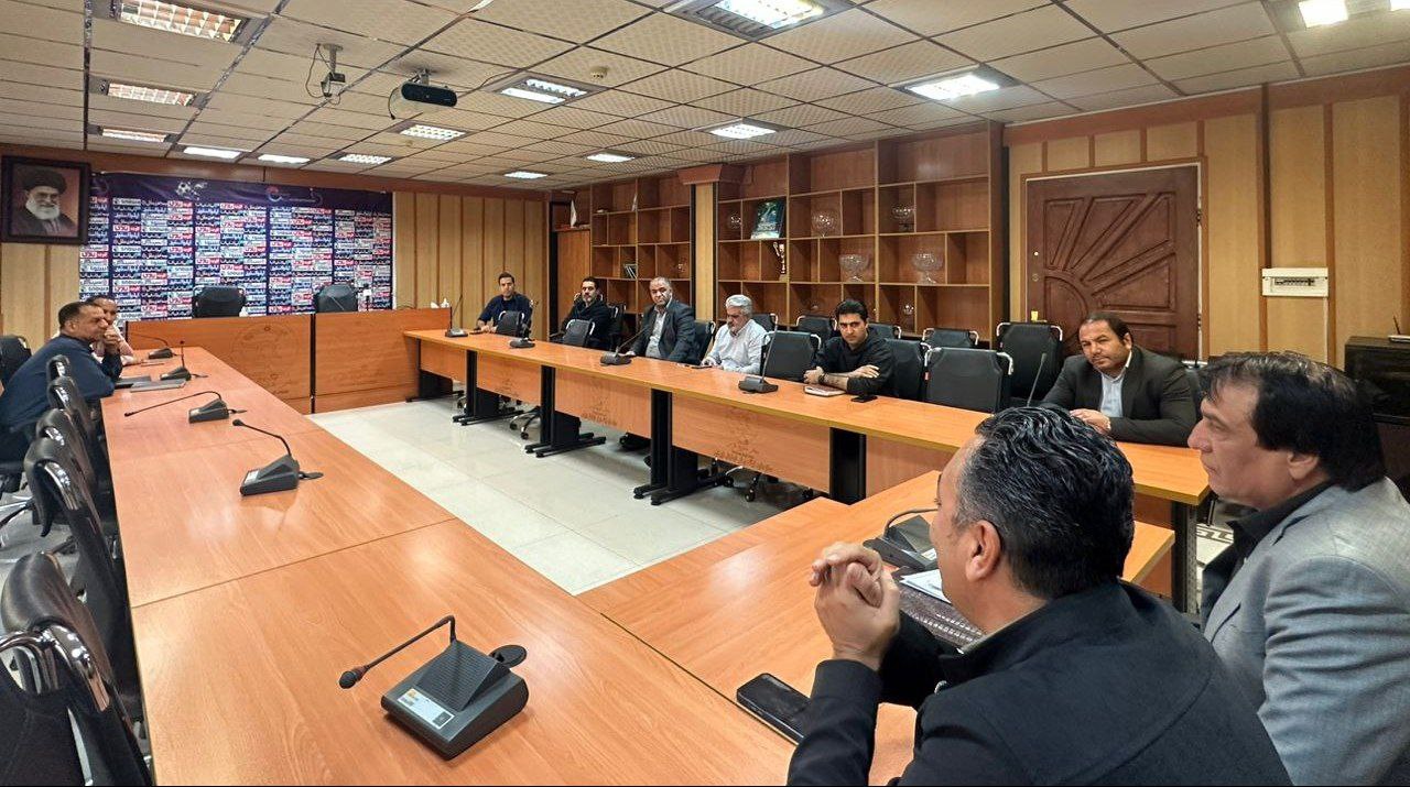 نشست هماهنگی دیدار پرسپولیس – ملوان / تخصیص هشت هزار بلیت برای دیدار