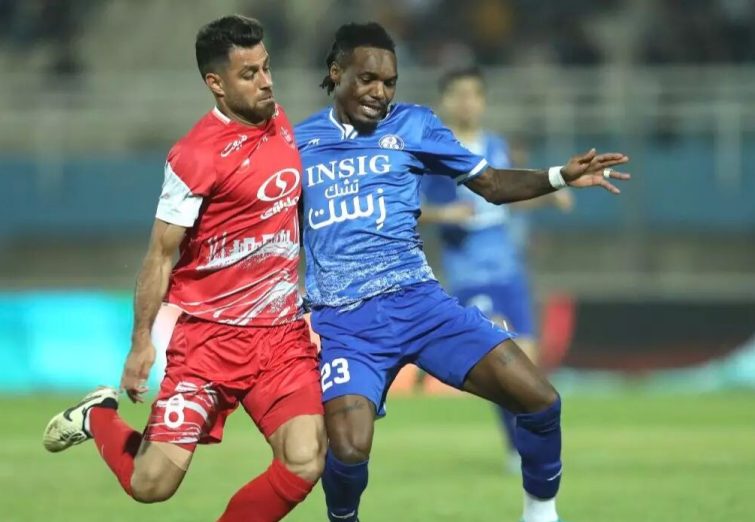 نصیرنیا: مذاکرات با پرسپولیس جدی‌تر بوده / بیفوما ۵۰۰ هزار دلار بدهد هرجا خواست برود