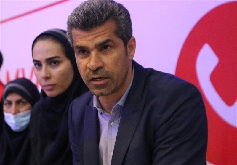 هادی ساعی: نمی‌دانم ناهید کیانی به چه کسی گفته زندانی بوده بدون ناهار!