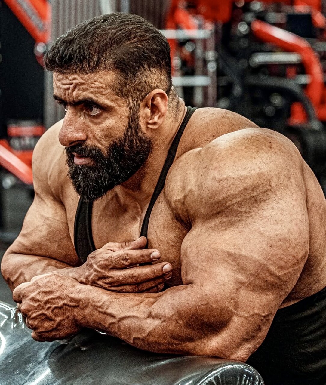 هادی چوپان : من یک چیز را بیشتر از مادرم دوست دارم + فیلم