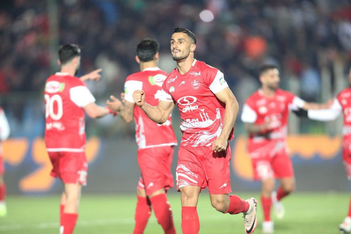 هوادار ۰-۵ پرسپولیس / پایان طوفانی نیم فصل پرسپولیس