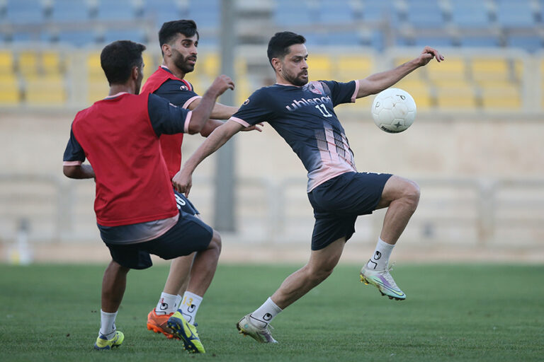 پرسپولیس به مصاف گل گهر می‌رود