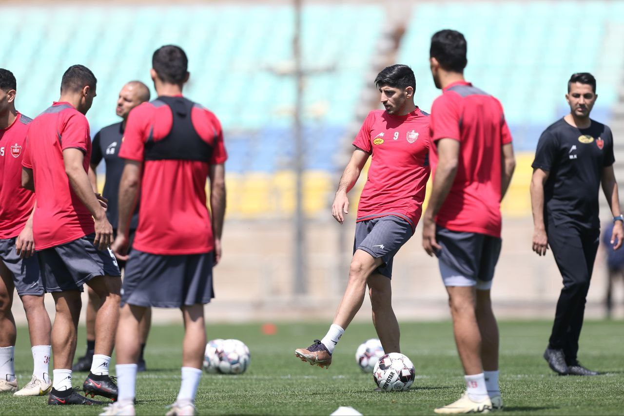 پرسپولیس تمرین کرد و عازم فرودگاه شد +تصاویر