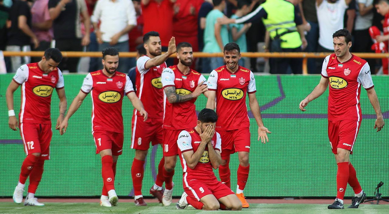 پرسپولیس ۴-۰ گل‌گهر / طوفان پرسپولیس ۹۰ دقیقه تا قهرمانی