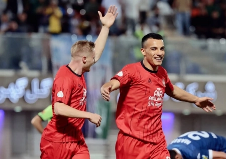 پوستر خاص تراکتور با حضور مسی ایرانی + عکس پوستر خاص تراکتور با حضور مسی ایرانی + عکس