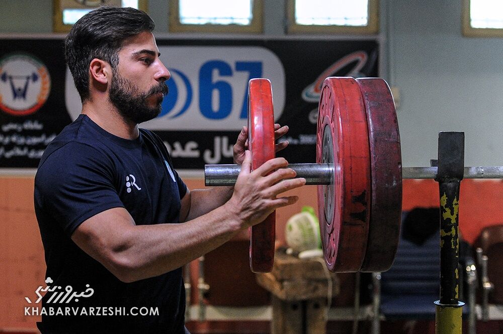 چراغ سبز فدراسیون وزنه‌برداری به کیانوش رستمی