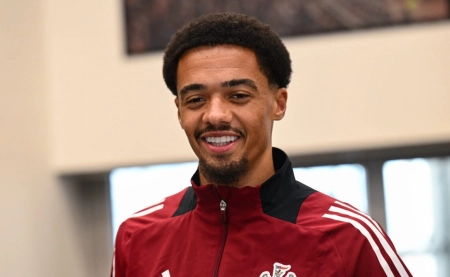 گزینه پرسپولیس سر از چمپیونشیپ درآورد! + عکس گزینه پرسپولیس سر از چمپیونشیپ درآورد! + عکس