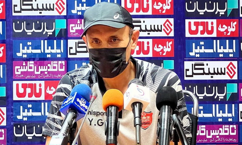 گل‌محمدی: حداقل هزینه ۳ تیم از پرسپولیس بالاتر است/  چرا فقط بازی ما بازی بدون تماشاگر است؟
