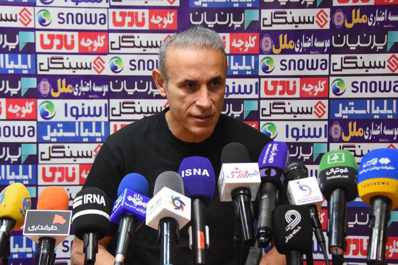 گل‌محمدی: فقط سرِ پرسپولیس در نقل‌وانتقالات کلاه رفت/ شکست سپاهان از بازیکنان ما برمی‌آید