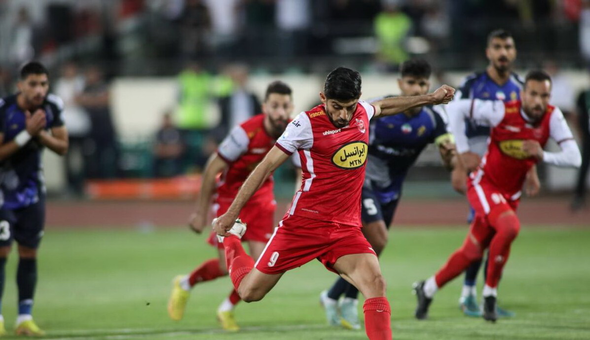 ۲ پرسپولیسی از اتوبوس تیم جا ماندند